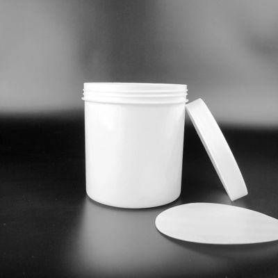 食物 貯蔵 の ため に 蓋 を 備えた 積み重ね られる 白い プラスチック 桶