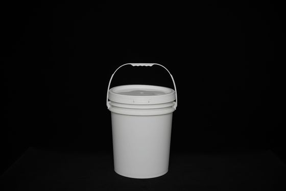 密封蓋付きの滑らかな丸いプラスチックバケツ 軽量デザイン 簡単に清掃